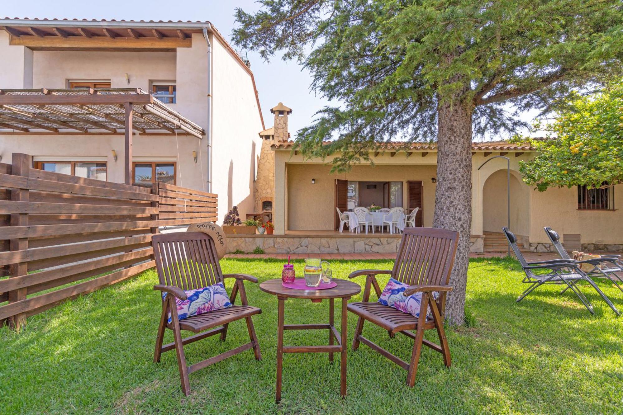 Apart-Rent Casa Con Jardin Pani 0081 เอมปูเรียบราบา ภายนอก รูปภาพ