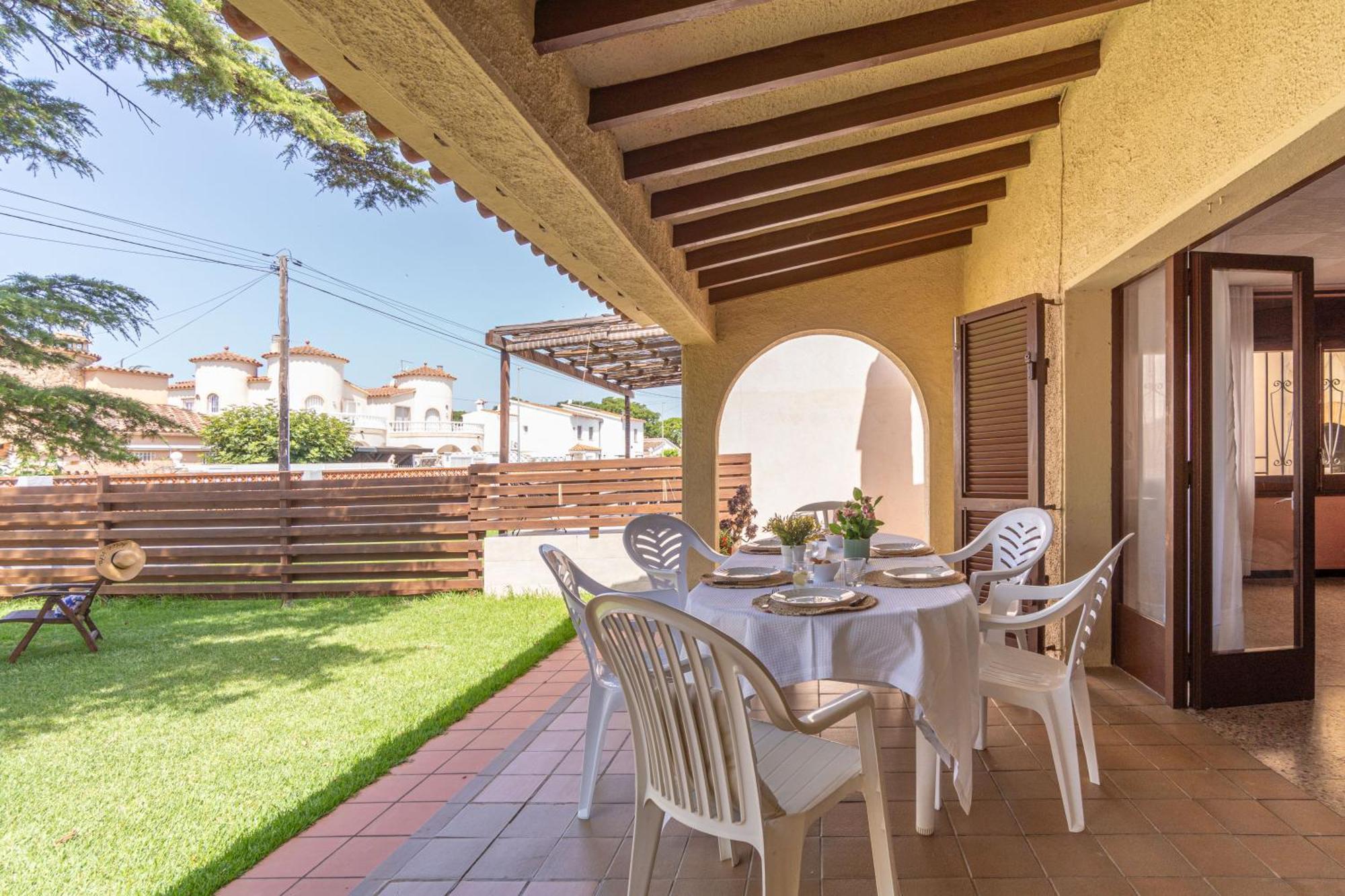 Apart-Rent Casa Con Jardin Pani 0081 เอมปูเรียบราบา ภายนอก รูปภาพ